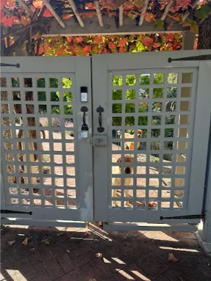 Residential Locksmith pic 1